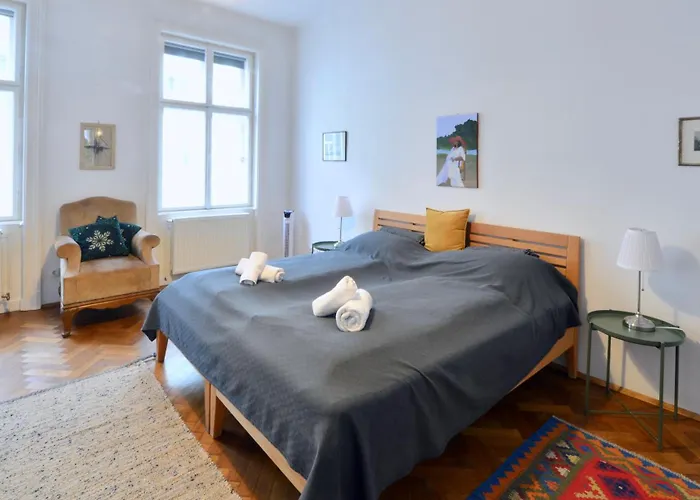 Central & Charming Viennese Flat