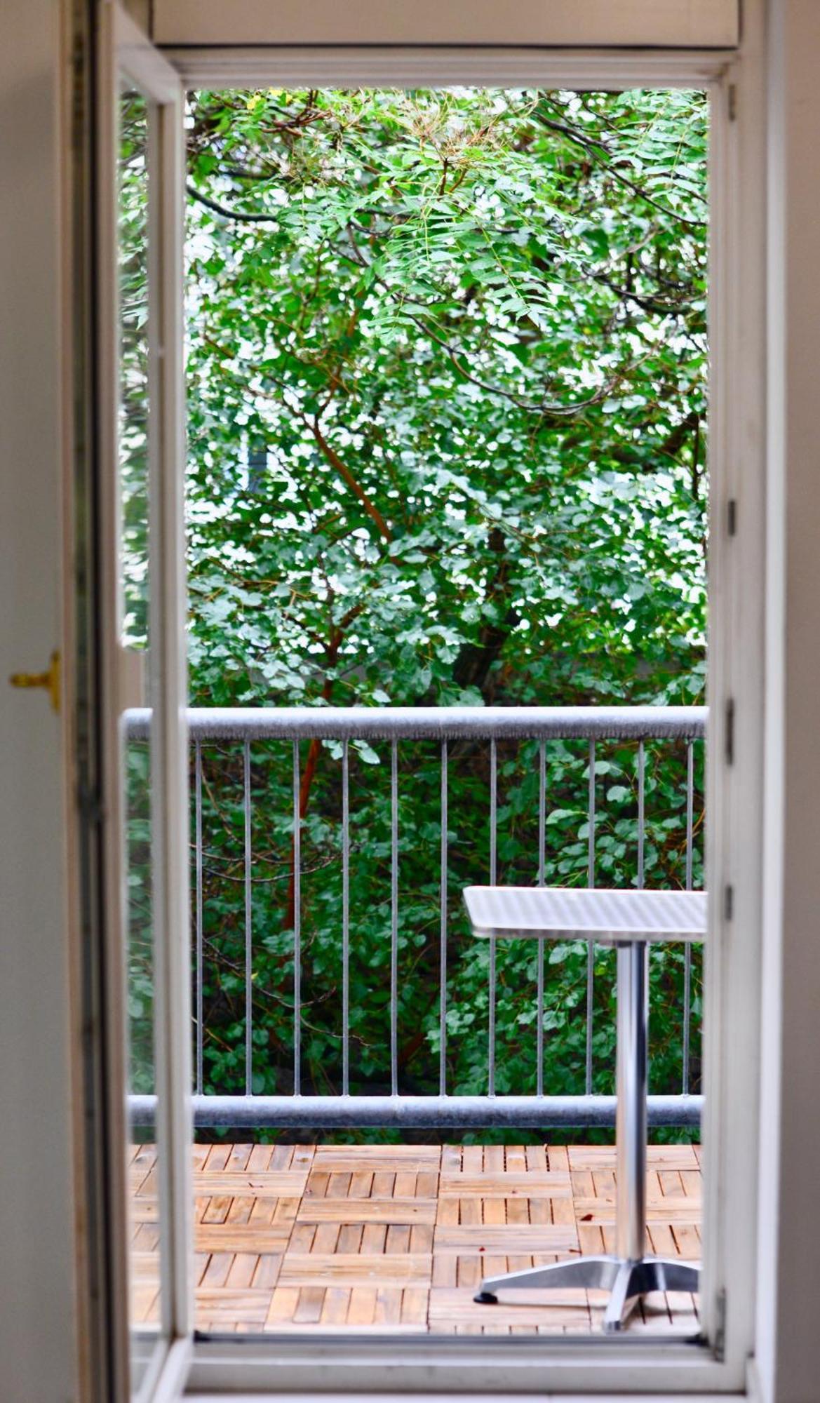 & Charming Viennese Flat *