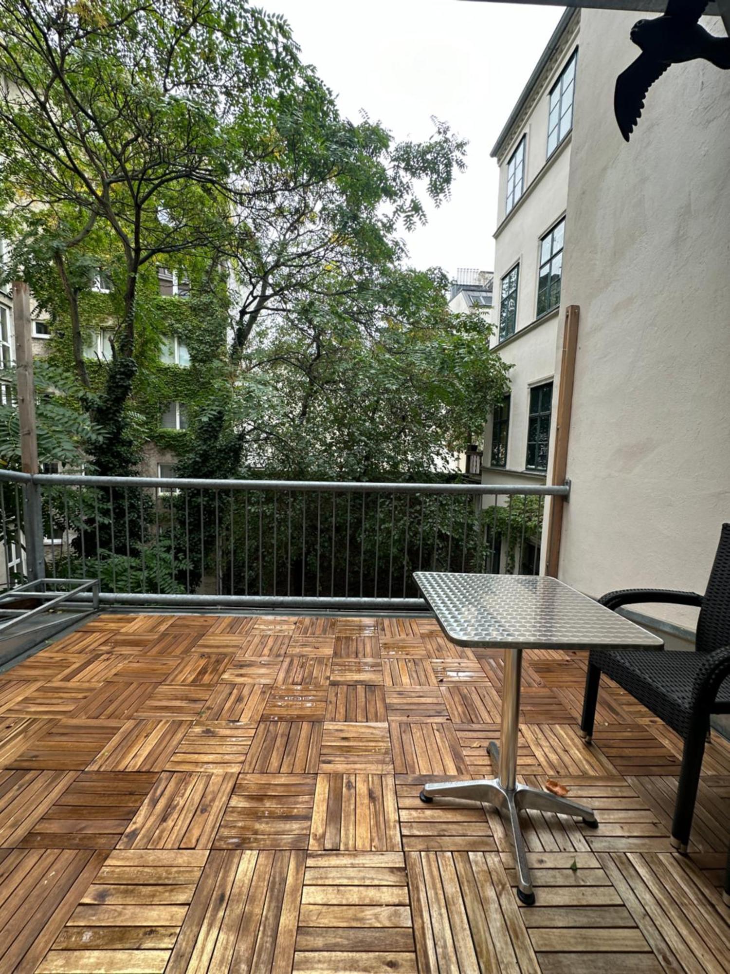 & Charming Viennese Flat Apartment Wien